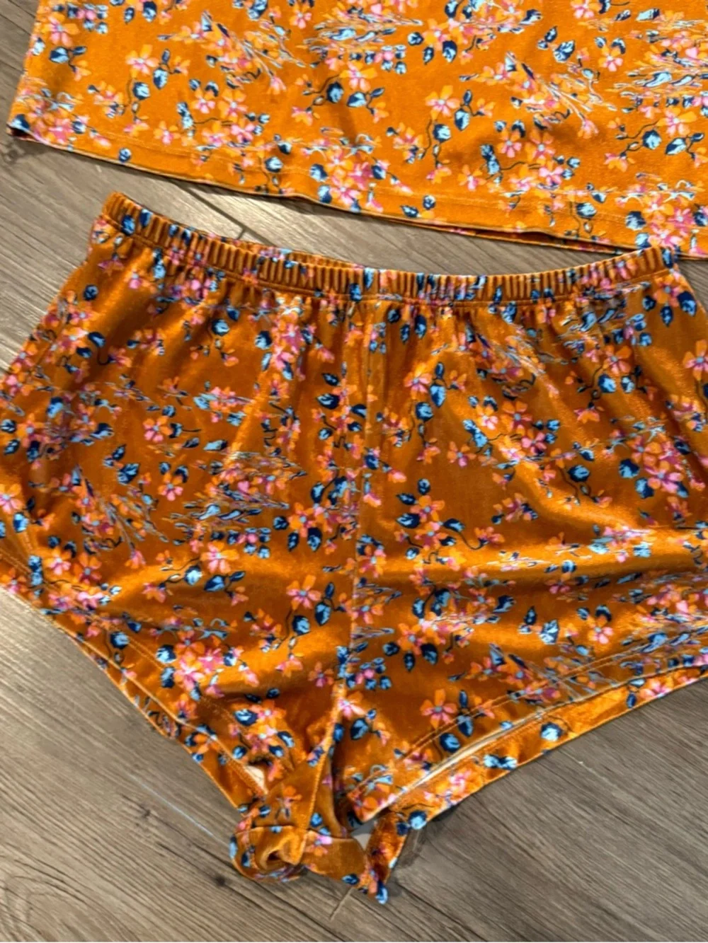 Savage X Fenty Crushed Velvet Floral Set Size Large - Picture 2 of 4